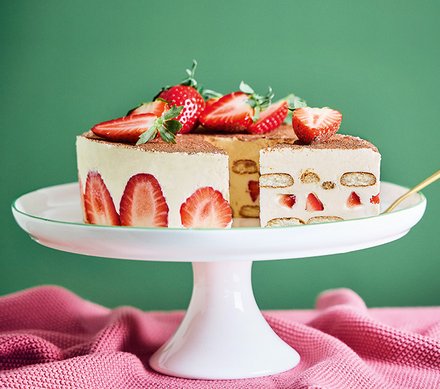 Eierlikör Tiramisu Torte Eierlikör-Tiramisu auf Tortenständer